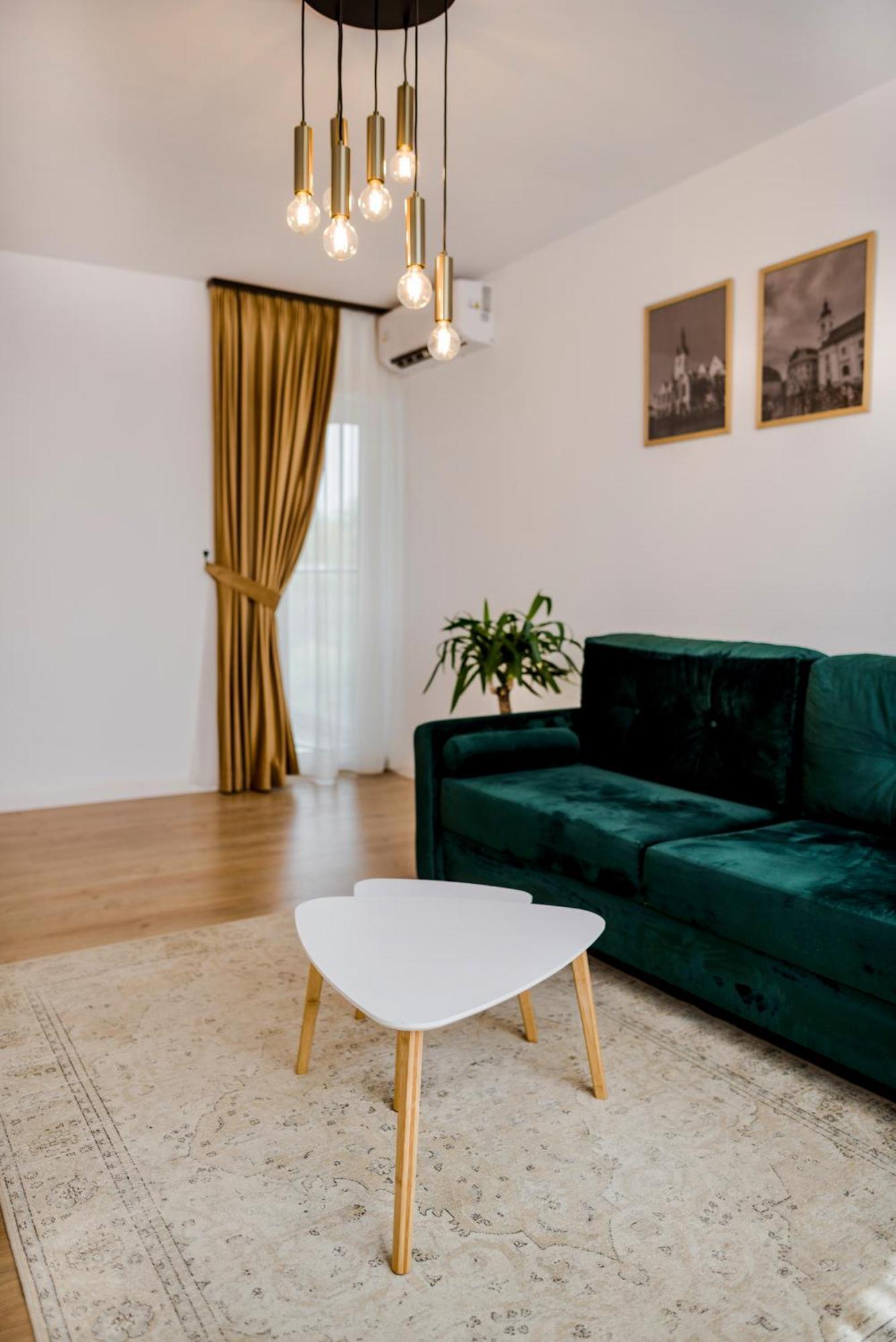 Amazing Mountain View Apartment Sibiu Exterior foto